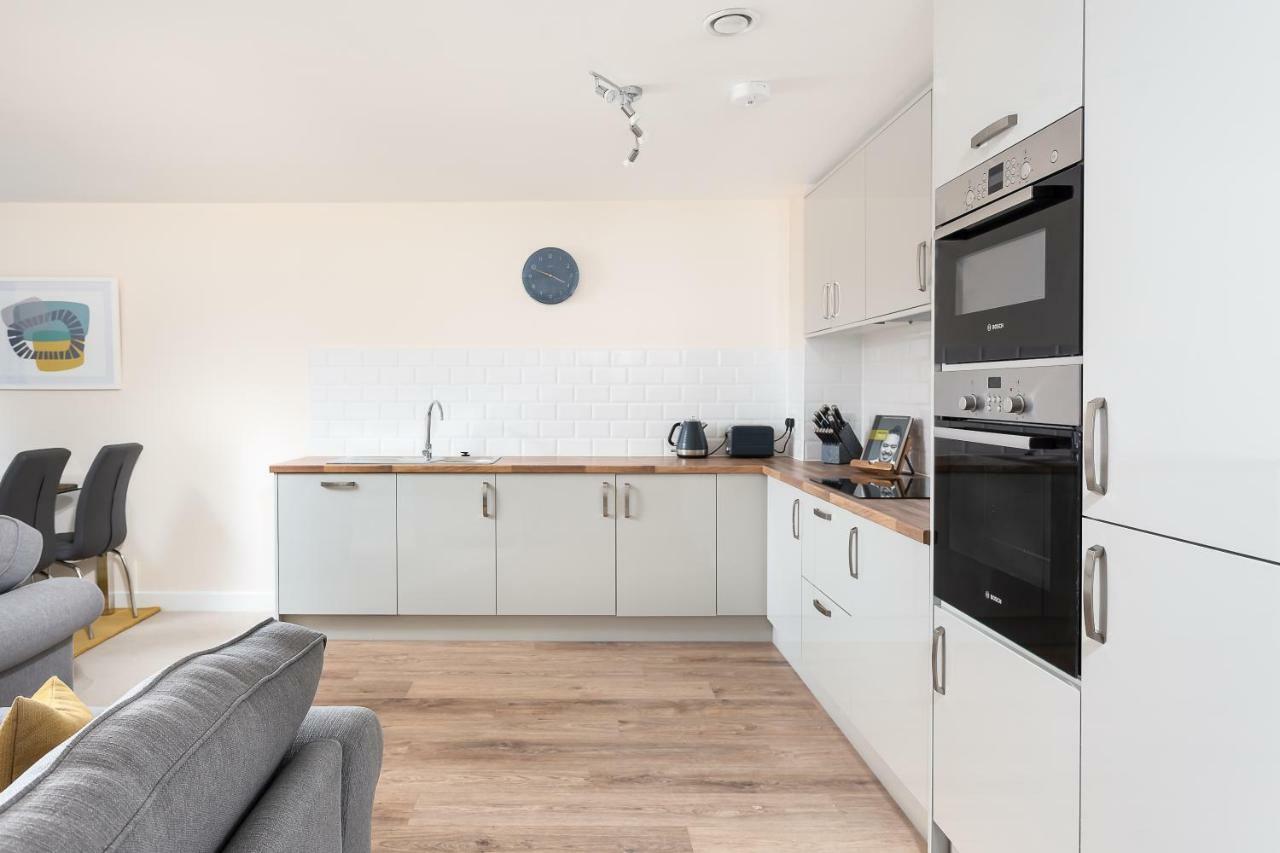 Stylish Modern City Centre Apartment Gloucester Eksteriør bilde