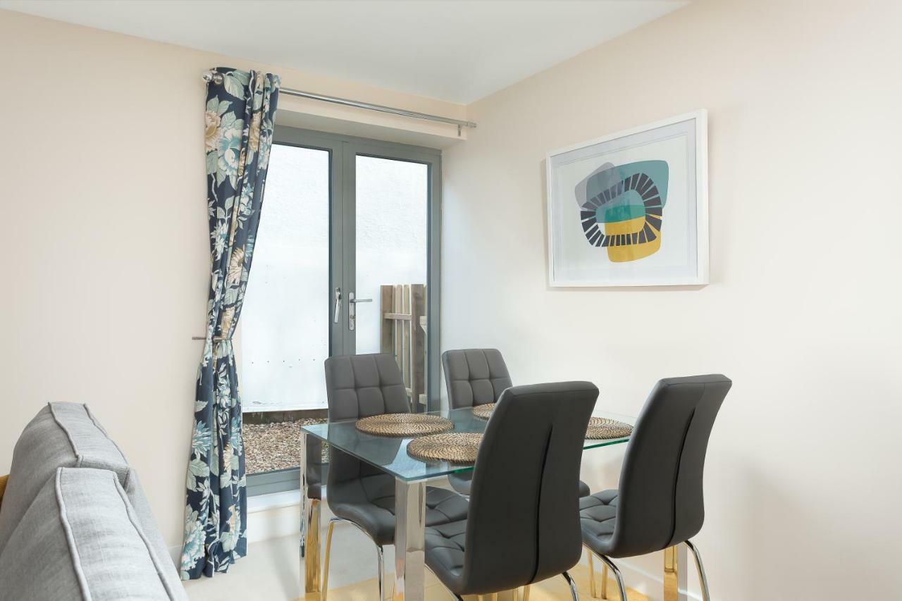 Stylish Modern City Centre Apartment Gloucester Eksteriør bilde