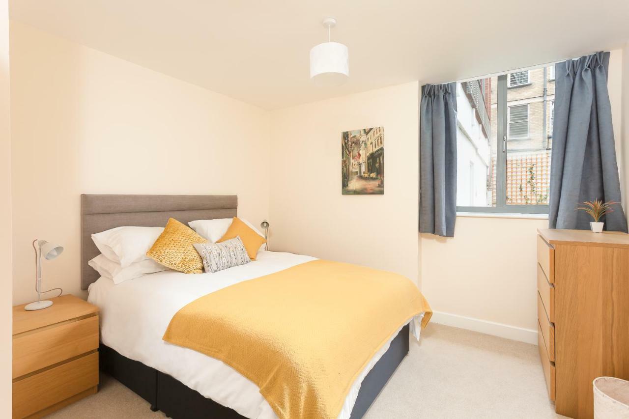 Stylish Modern City Centre Apartment Gloucester Eksteriør bilde